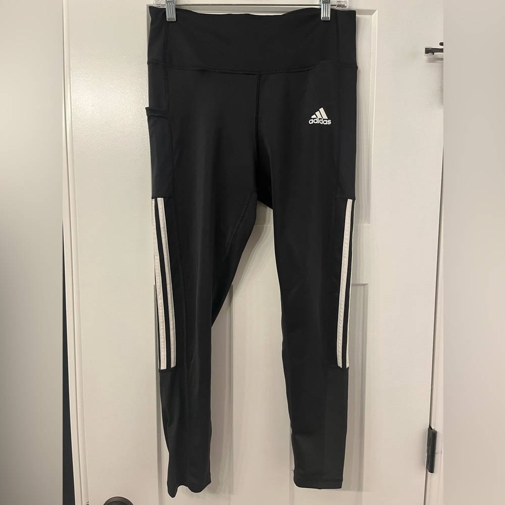 Adidas 7/8 crop leggings with pocket